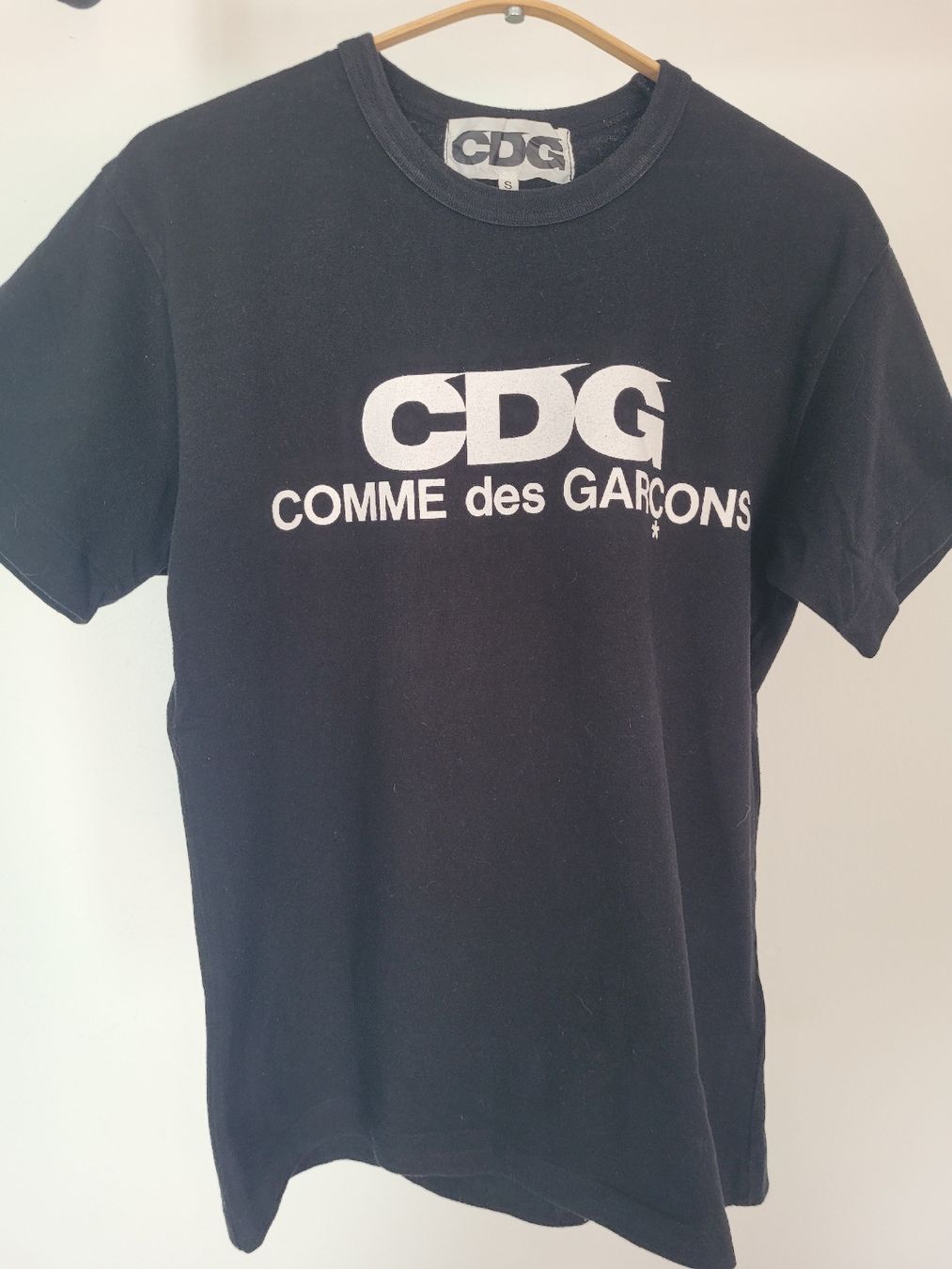 Comme Des Garcons T-shirt: COMME DES GARÇONS T-SHIRT – Usato da Zürich venduto da mer_6tqg