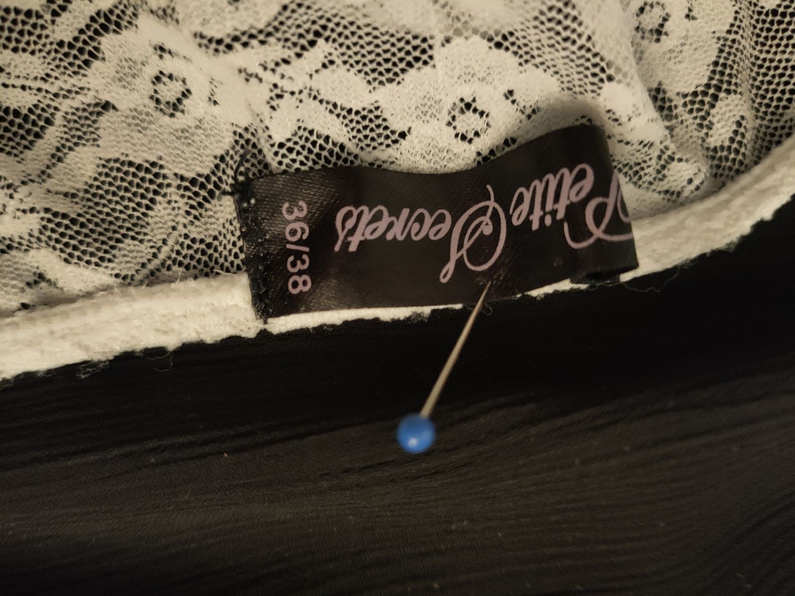 Top: Bustier Set, Weiss und Rosa mit Spitzen Grösse S / M – Nuovo (secondo la descrizione) da Gipf-Oberfrick venduto da minini 1