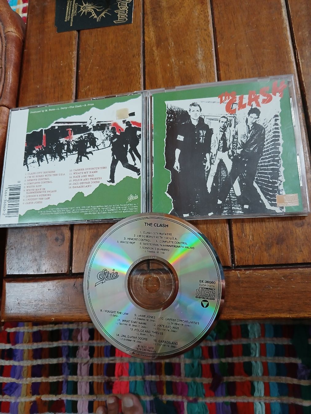 CDs: the clash - same – D'occasion à St-Cergue par VeganWarrior