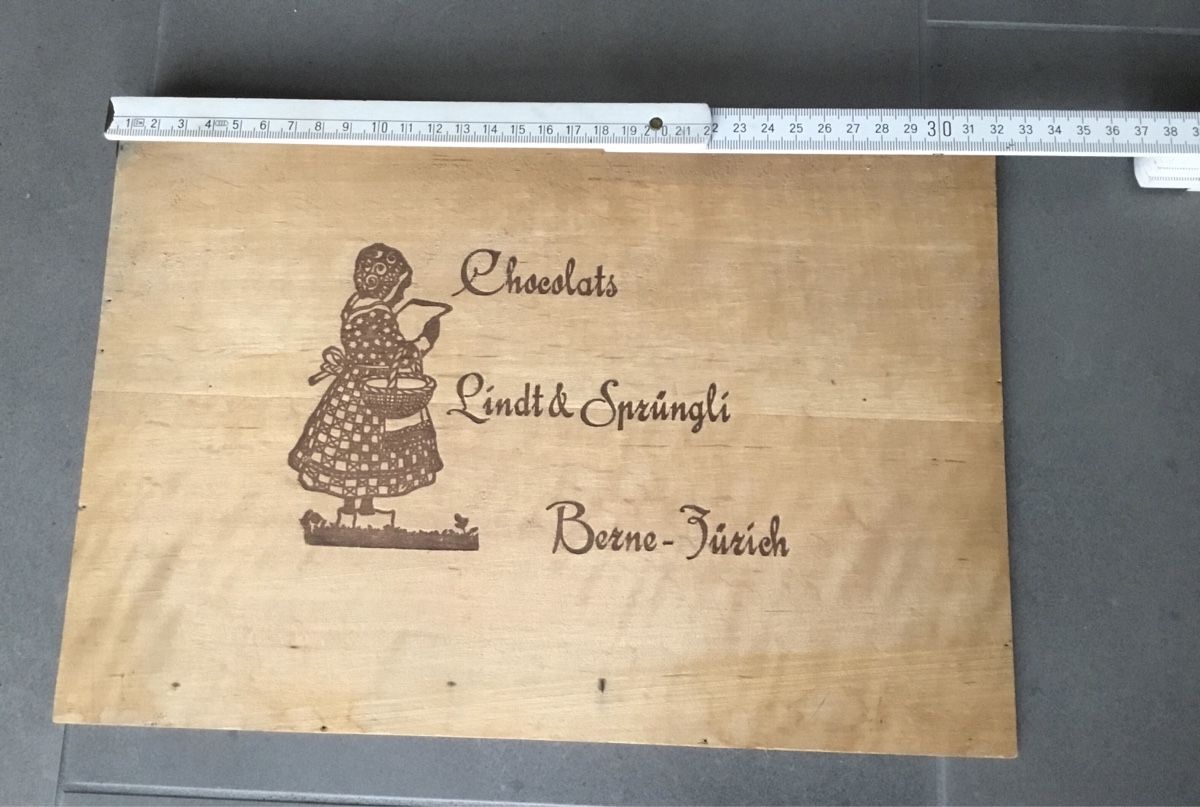 Articoli in legno: Lindt&Sprüngli Holz-Tafel – Usato da Rüschlikon venduto da succes08 2