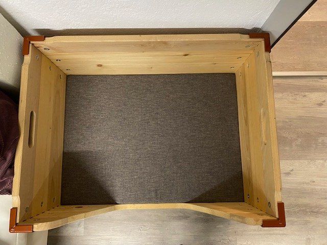 Niches, paniers: Hundebett aus Holz – D'occasion à Bassersdorf par son_qb96