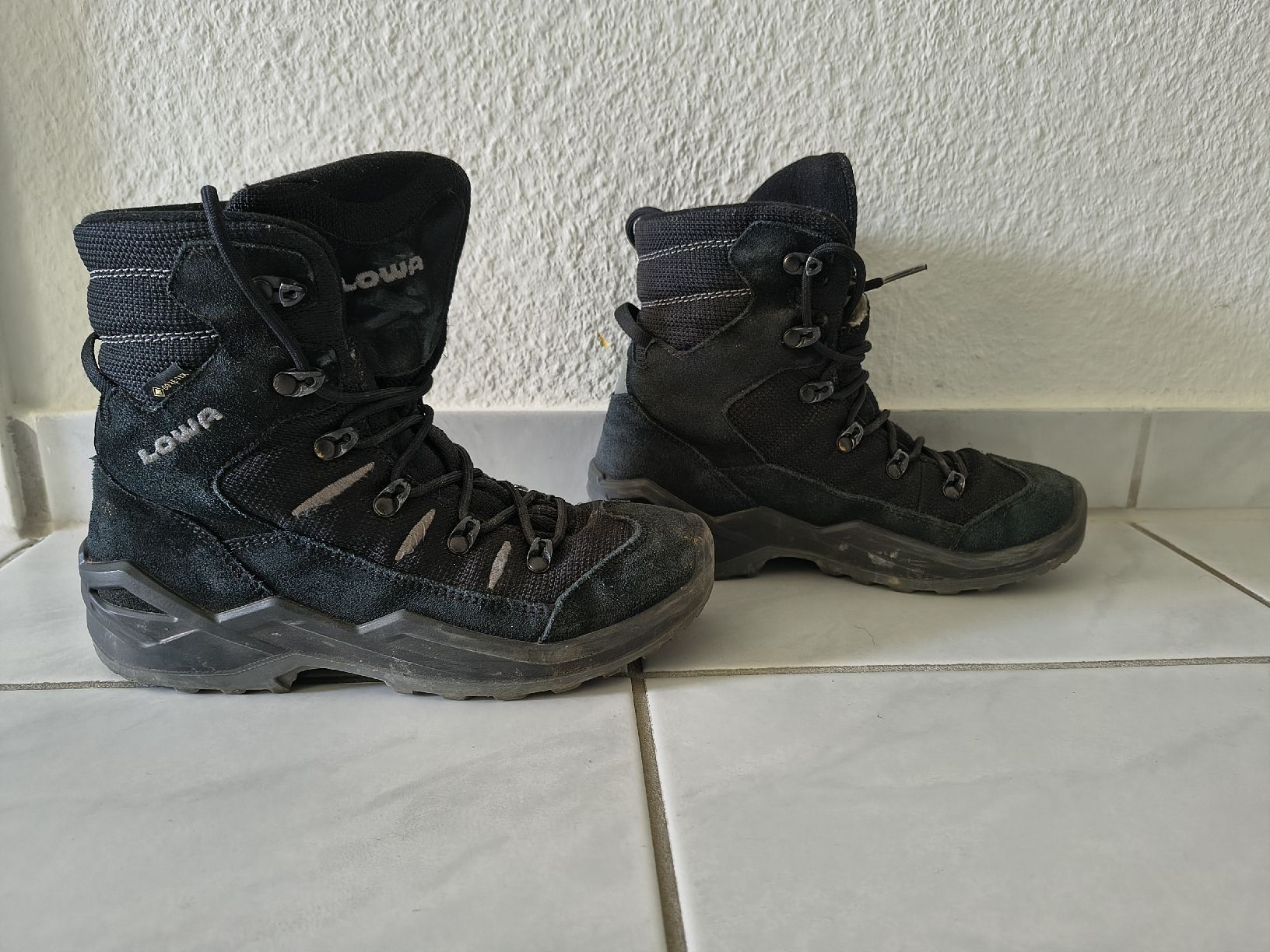 Lowa Scarpe da uomo: Lowa GoreTex Grösse 35 – Usato da Allschwil venduto da Kremat 1