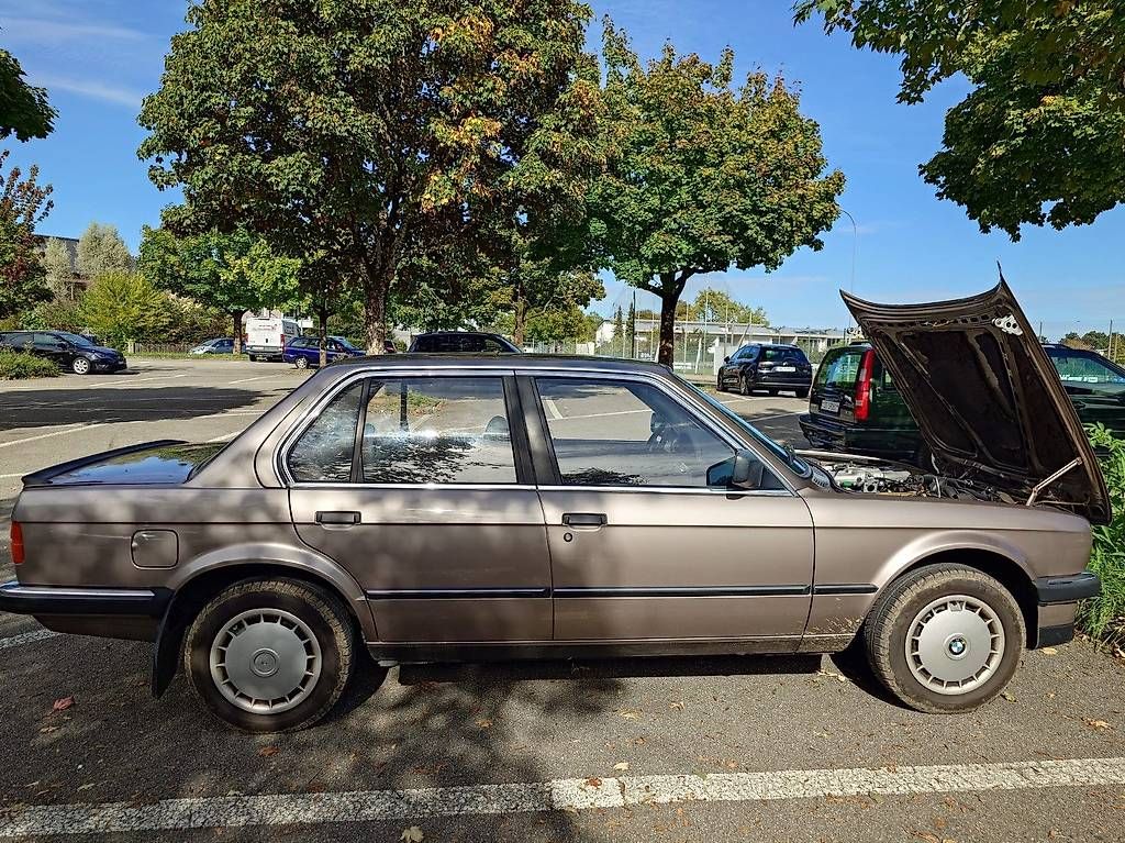 Automobili: BMW E30 in 1A Zustand – Usato da Bern venduto da Lui88 2