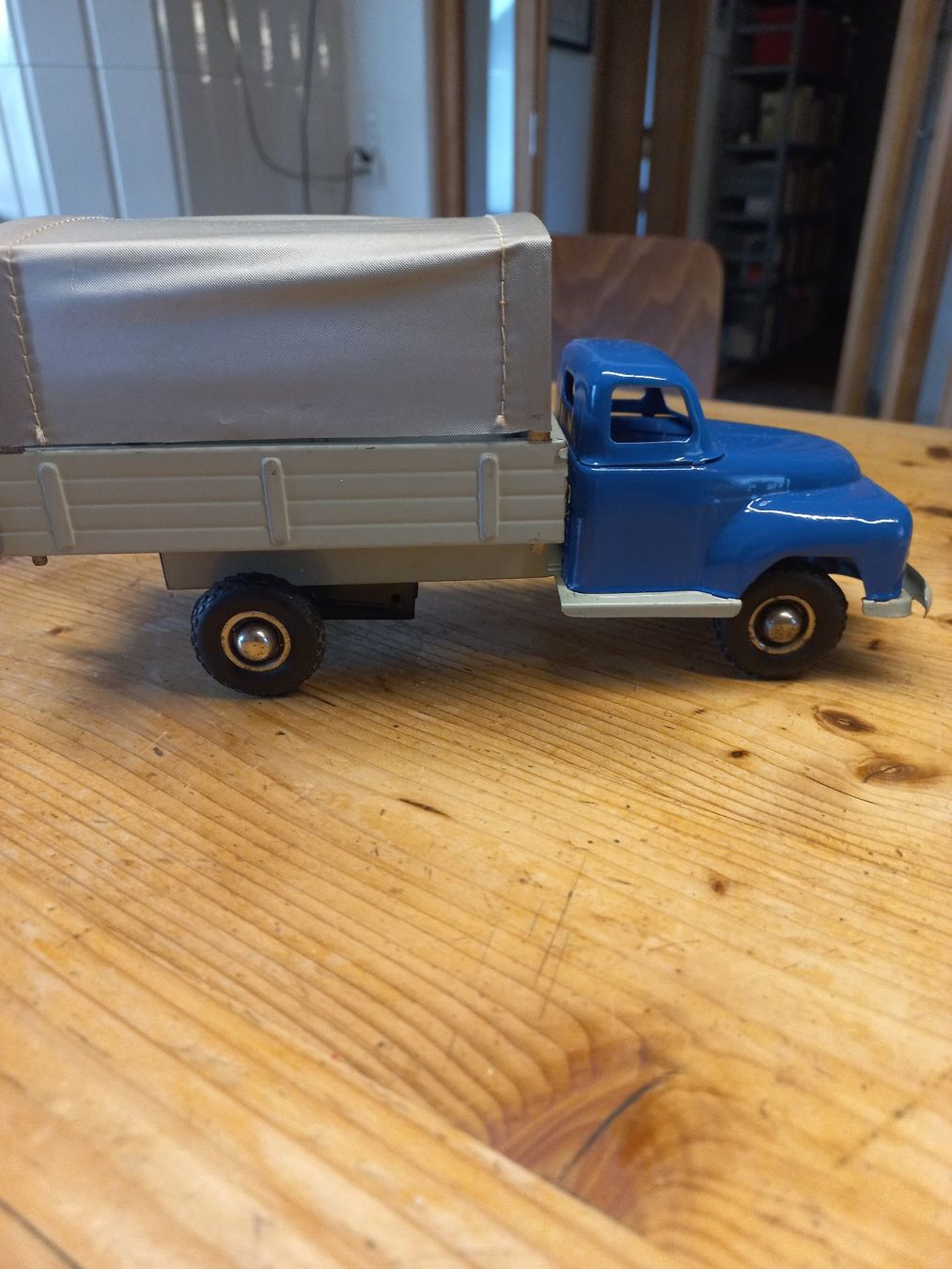 Giocattoli: Blechlastwagen Friction – Usato da Ammerswil AG venduto da savinir