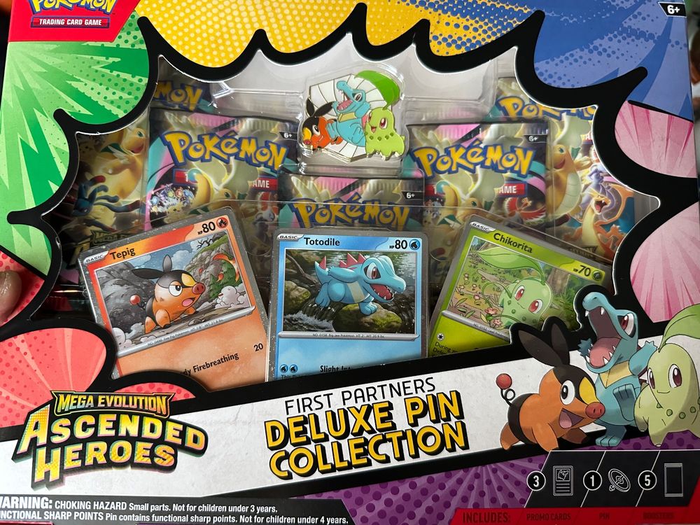 Pokémon First Partners Deluxe Pin Collection Ascended Heroes (Neu und ...