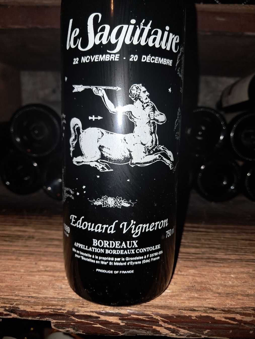 Vino: Bordeaux Édouard Vigneron 1989 – Nuovo e nell'imballaggio originale da Le locle venduto da juliensaran 1