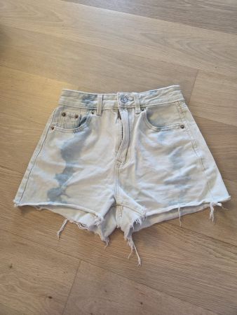Short Stradivarius, taille 32 - parfait pour l'été!