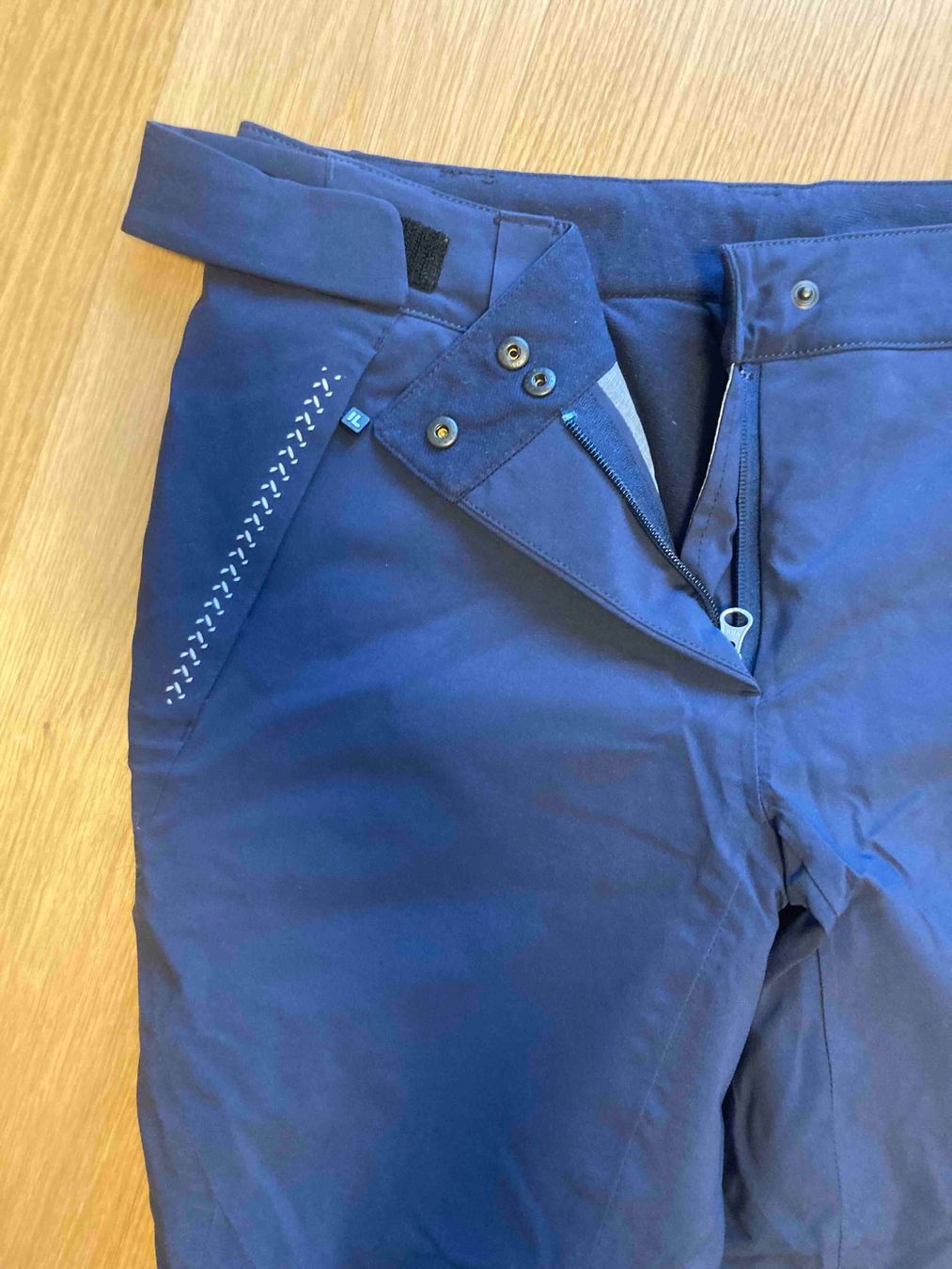 Fila Hosen: Fila Skihose Damen Grösse 36 – Neu und originalverpackt aus Winterthur von phi_hfs7 1