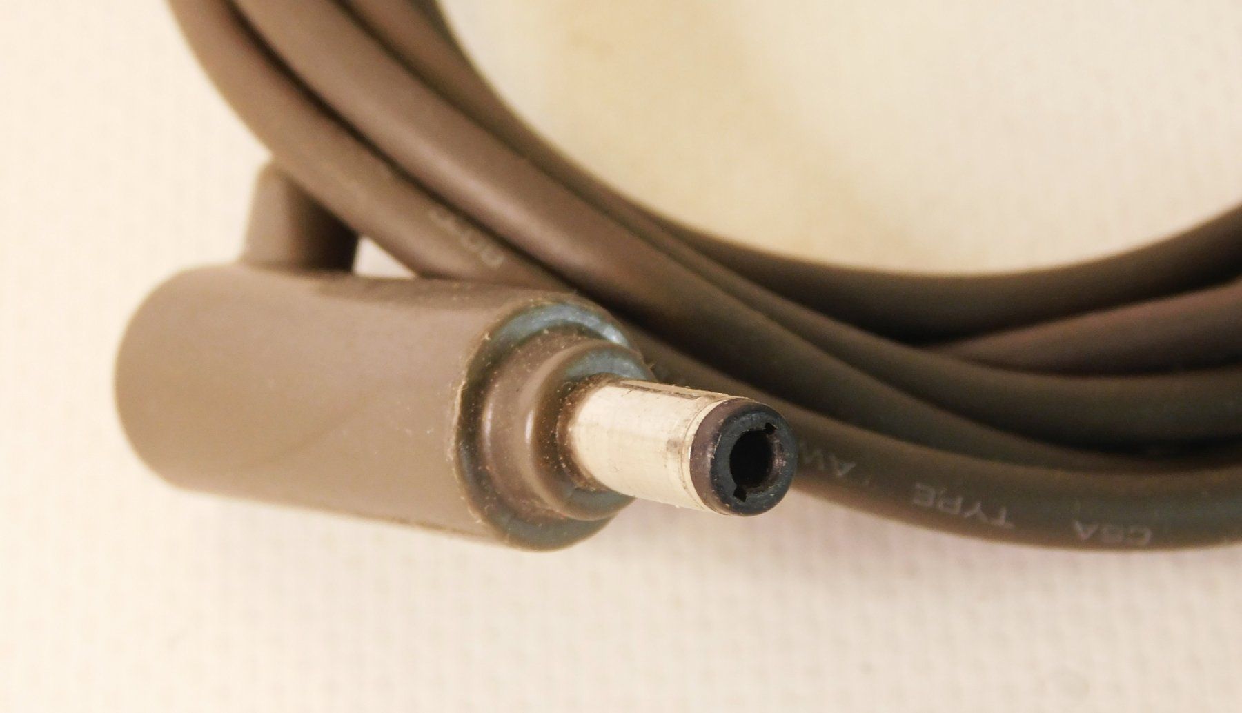Dyson Ladegeräte: Original Dyson Ladekabel – Gebraucht aus Emmenbrücke von Ulisse-22 2