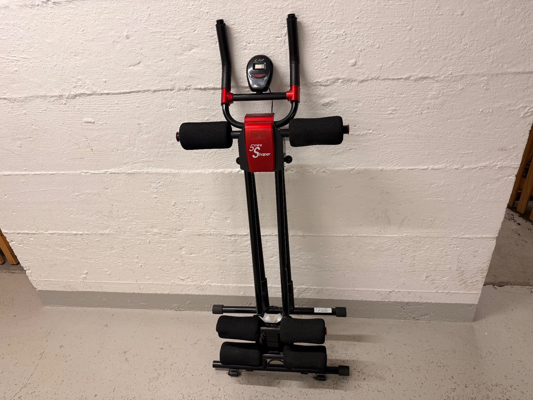 Hometrainer: Bauchtrainer 5 Mins Shaper Modell schwarz rot – Usato da Zürich venduto da celai. 6