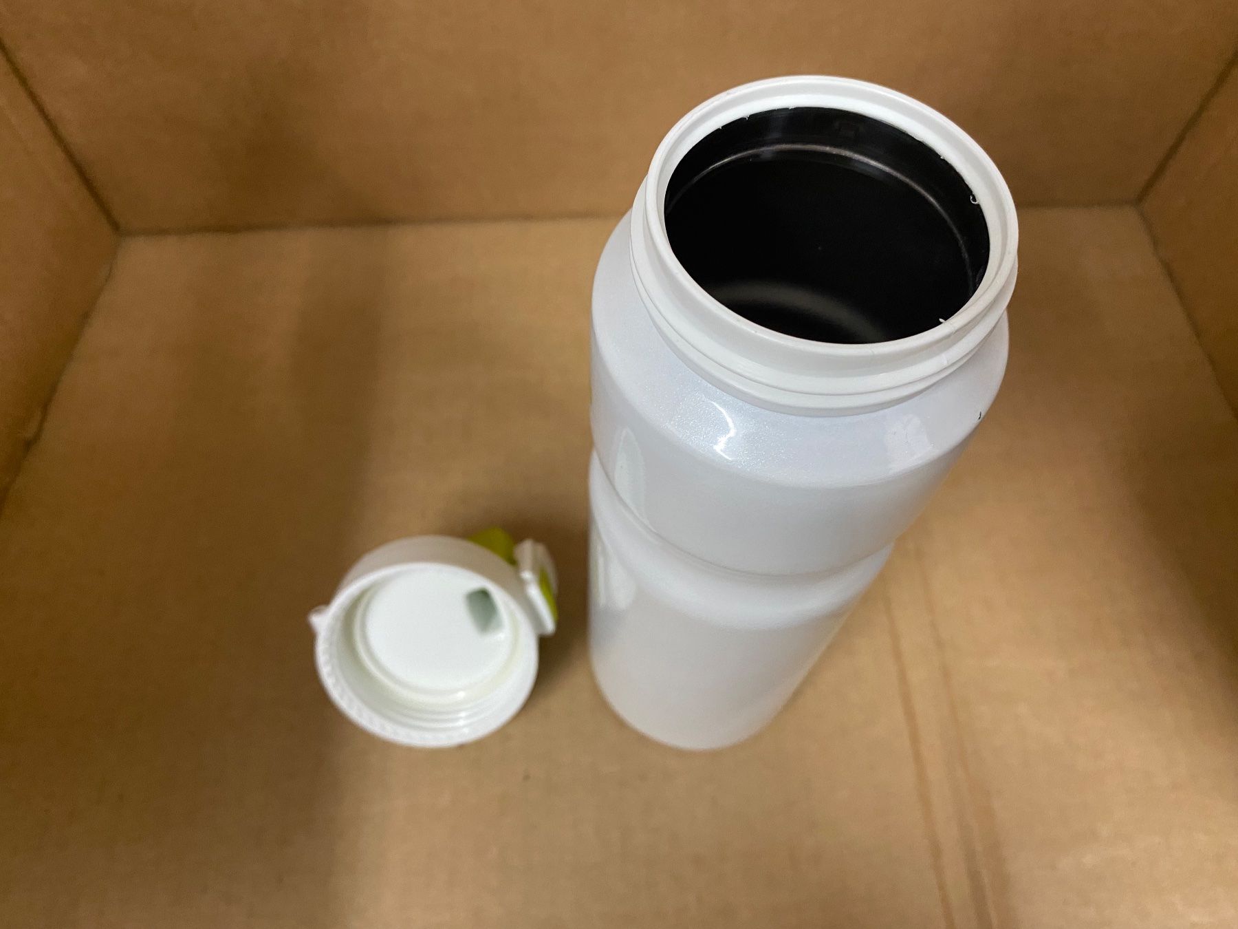 Trinkflaschen & Thermosflaschen: Trinkflasche – Gebraucht aus Eschlikon TG von 1.- 2