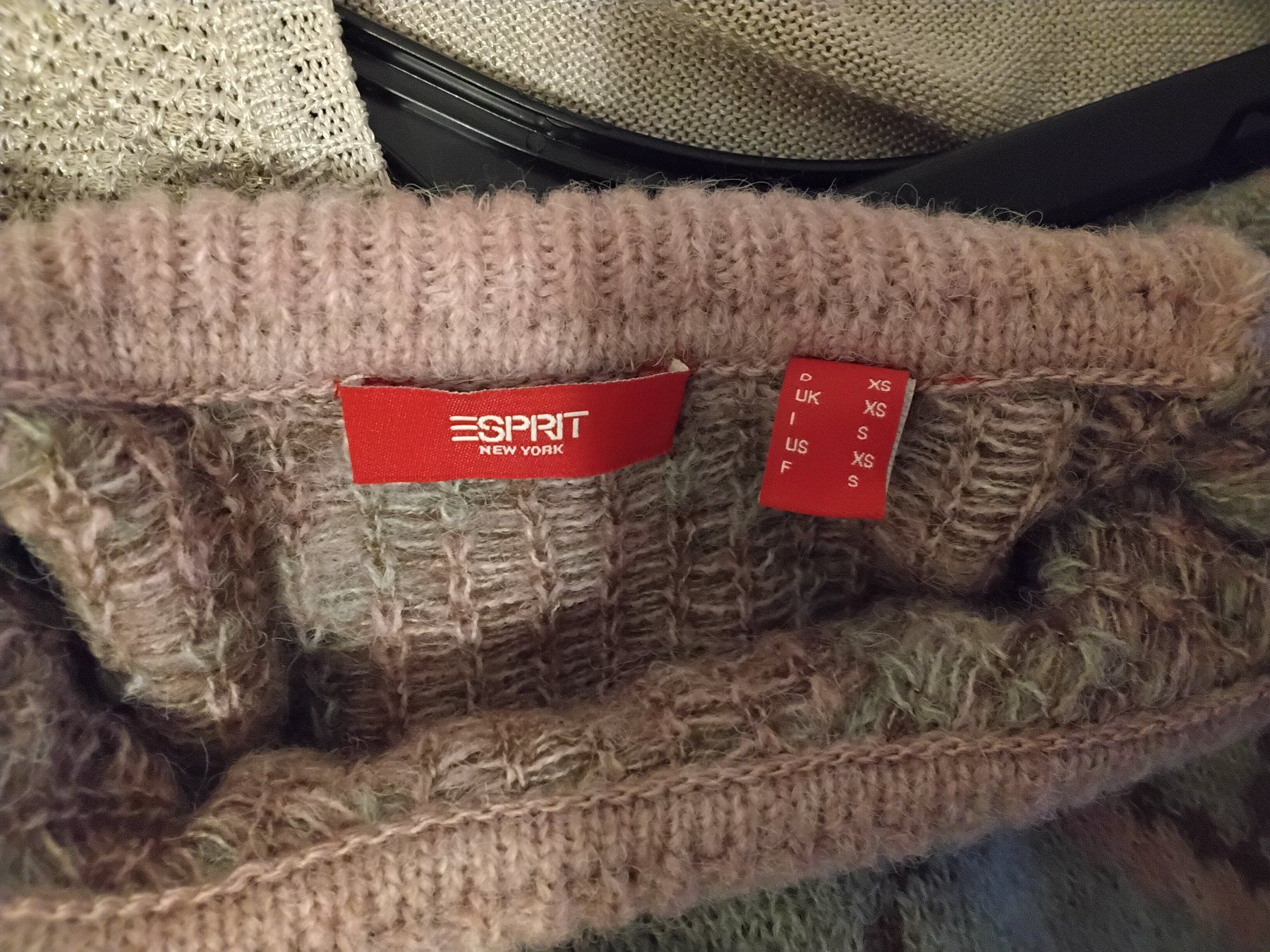 Esprit Maglioni & Felpe: Pull Esprit à losanges d'hiver, Taille XS, très doux! – Nuovo (secondo la descrizione) da Chêne-Bourg venduto da Fio994 2