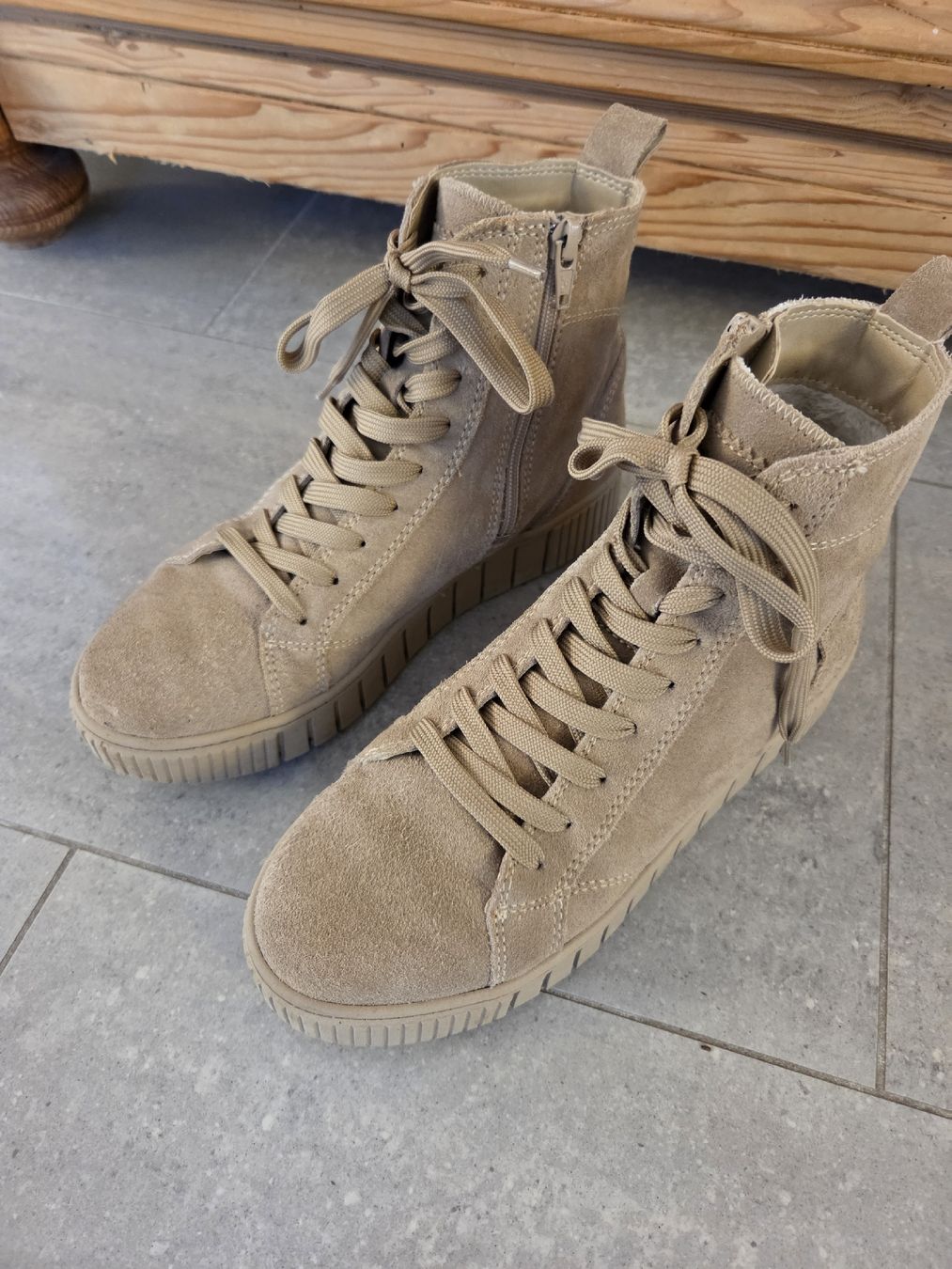 Tamaris Scarpe da donna: Sneaker high, Tamaris – Usato da Wiesendangen venduto da Sinhuk 8