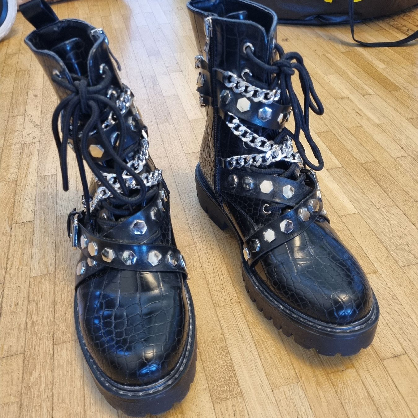 Scarpe da donna: Schuhe – Usato da Biel/Bienne venduto da Ressourceraum