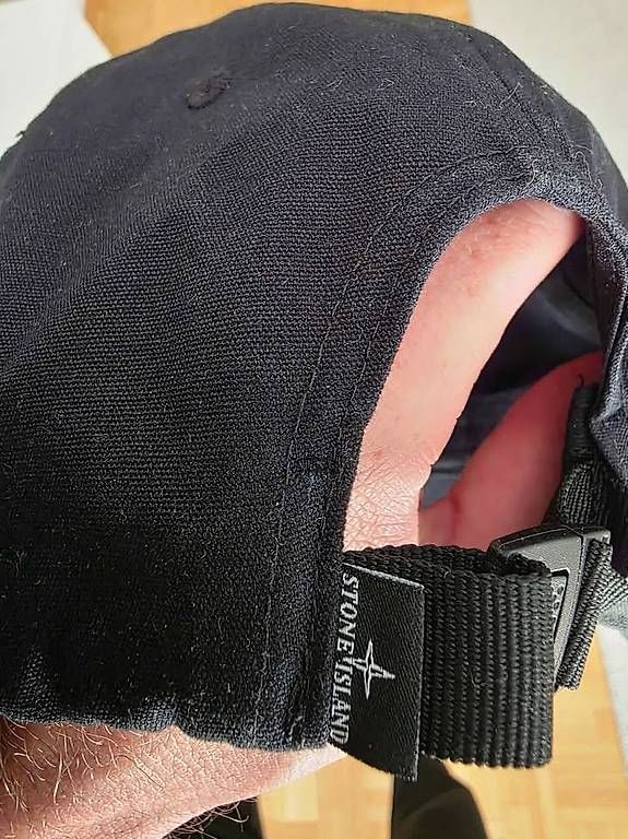 Chapeaux, bonnets & casquettes: Casquette Stone Island neuve – D'occasion à Pully par fer_8lm6 3