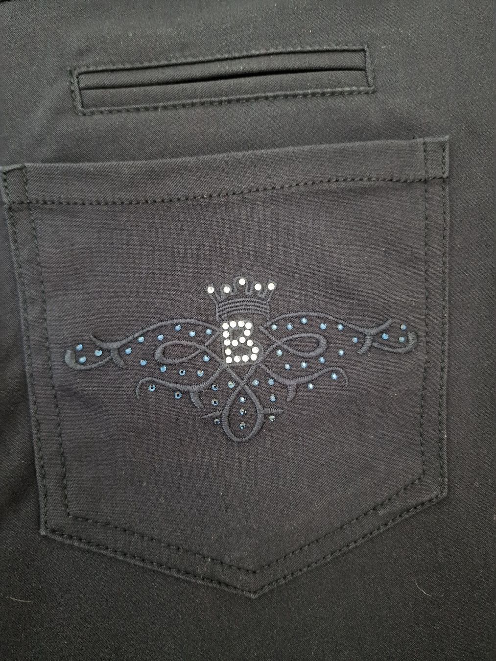 Bogner Pantaloni: Bogner Golfshorts dunkelblau – Usato da Lausen venduto da Joli-80 2