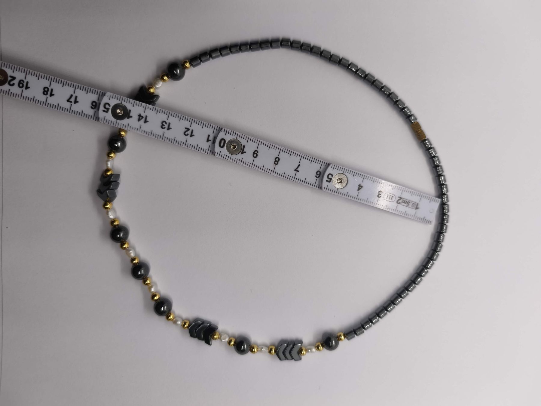 Catenine: Halskette Hematit echte Perlen Pfeile Goldfarben ca. 45cm – Usato da St. Gallen venduto da GIULESGG 5