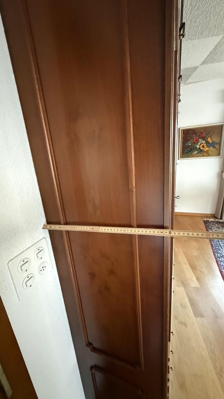 Armadi: Wohnwand Nussbaum Massivholz – Usato da Kappel SO venduto da dan_kx6h 2