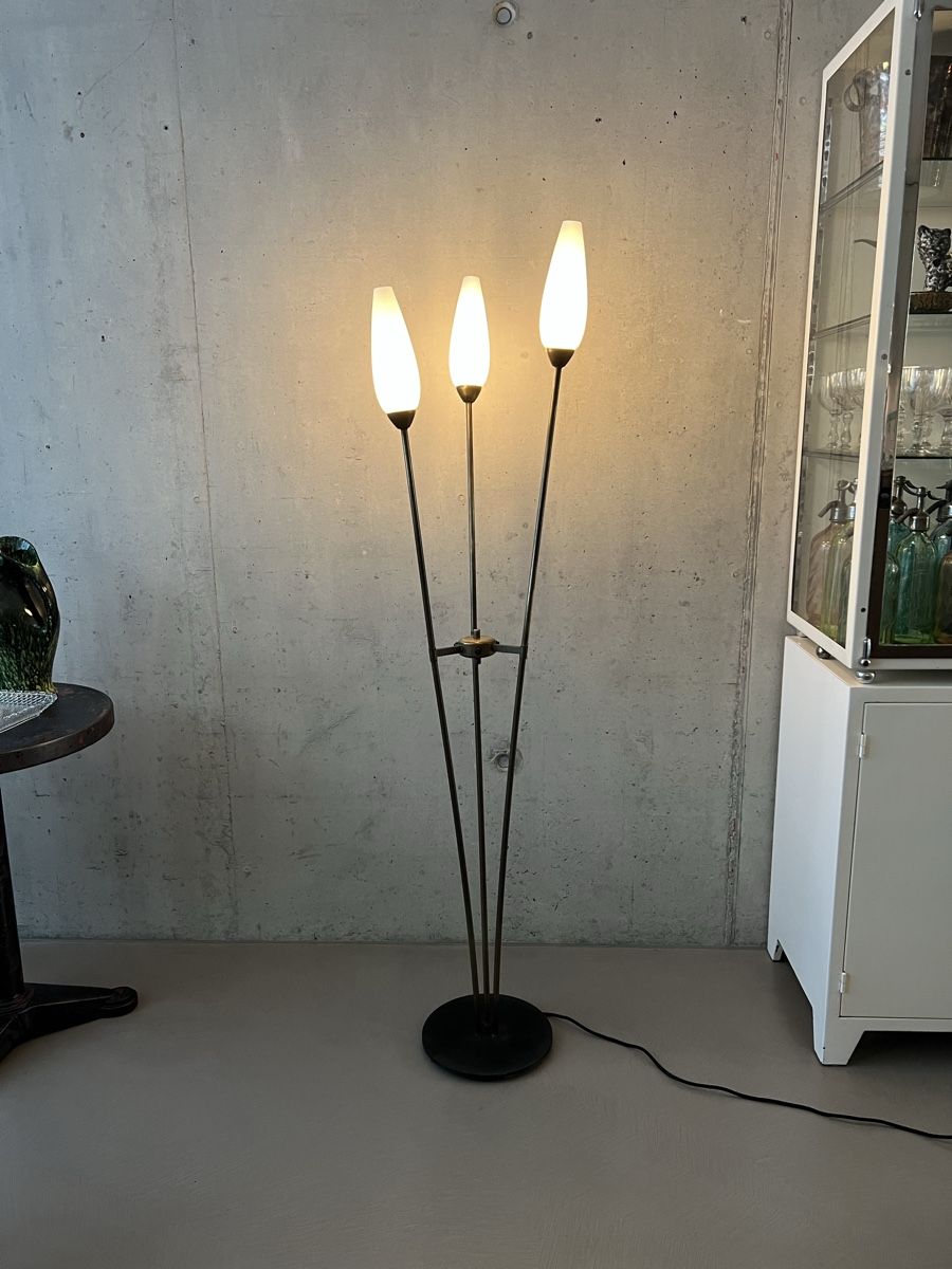 Lampen: Mid Century Ständerleuchte Messing – Gebraucht aus Wabern von La-Vitrine