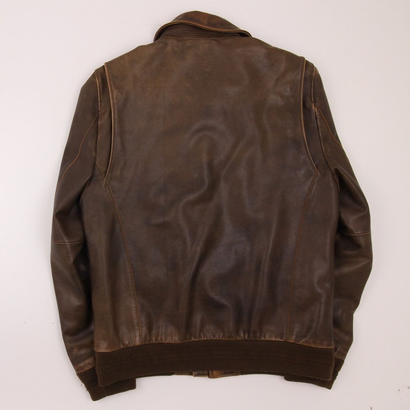 Chevignon Giacche: Charles Chevignon Calfskin Leather Jacket – Usato da Bern venduto da Padeeeh 2