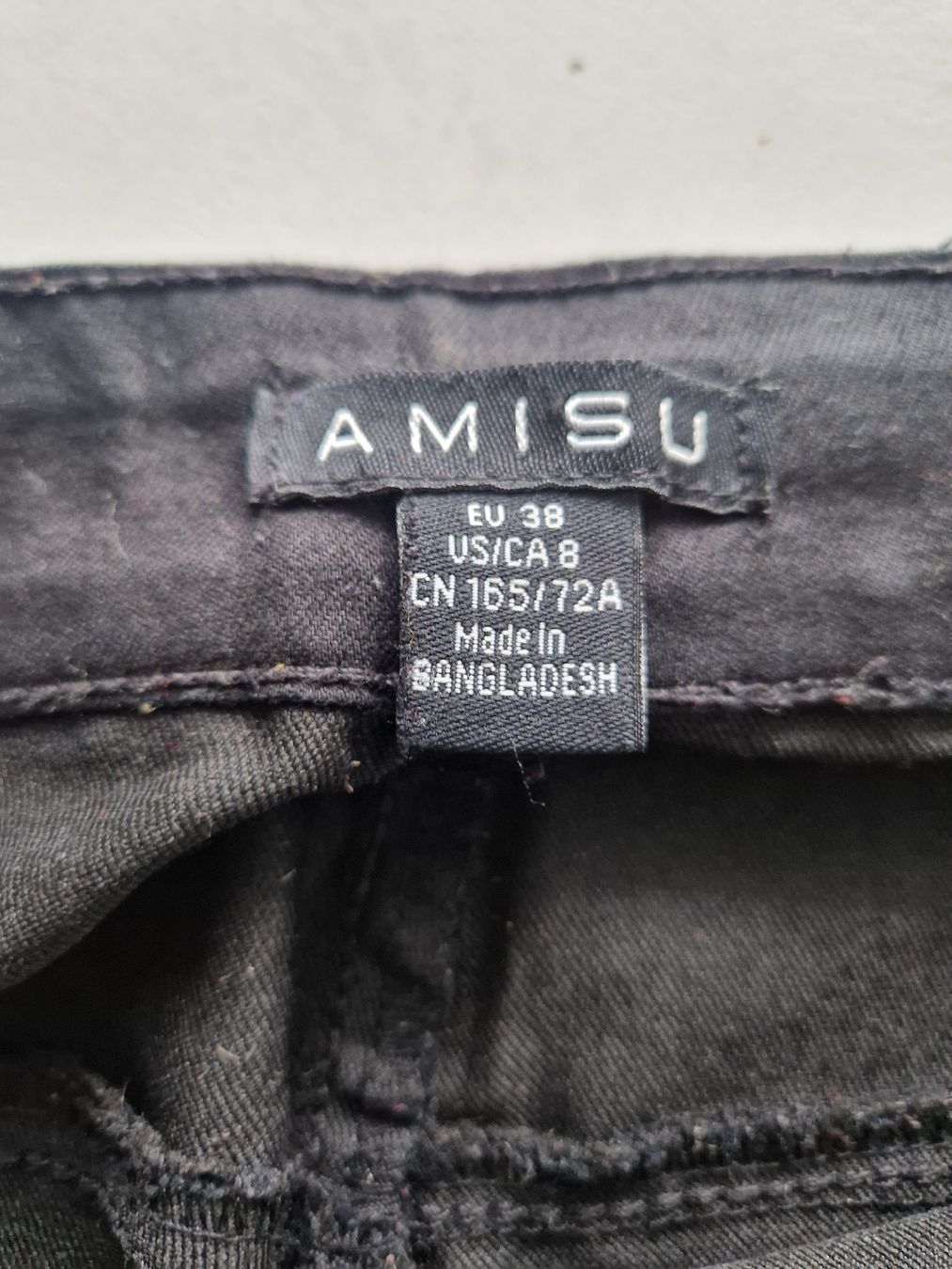 Pantaloni: Amisu Pants Black Slim Fit  – Usato da Bassersdorf venduto da DonSolo
