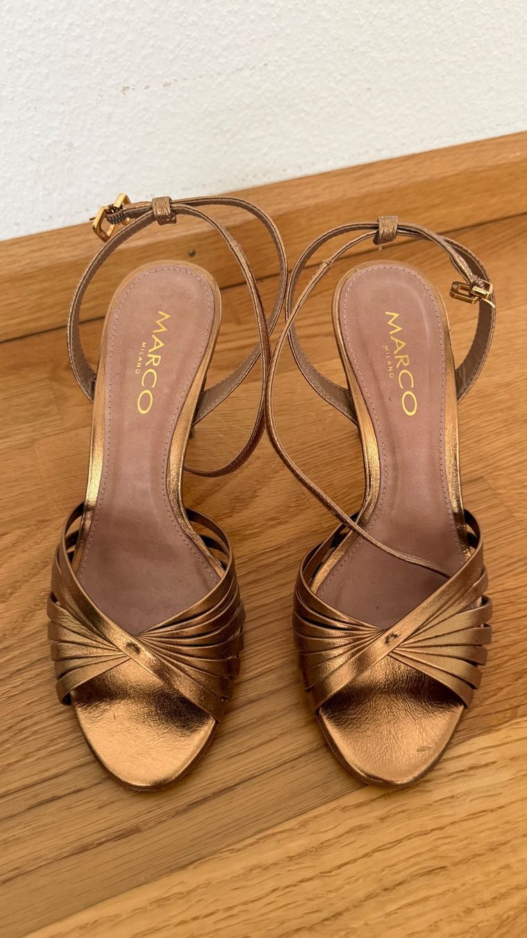 Scarpe da donna: Pumps elegant, golden, neuwertig – Usato da Binningen venduto da nuggi86