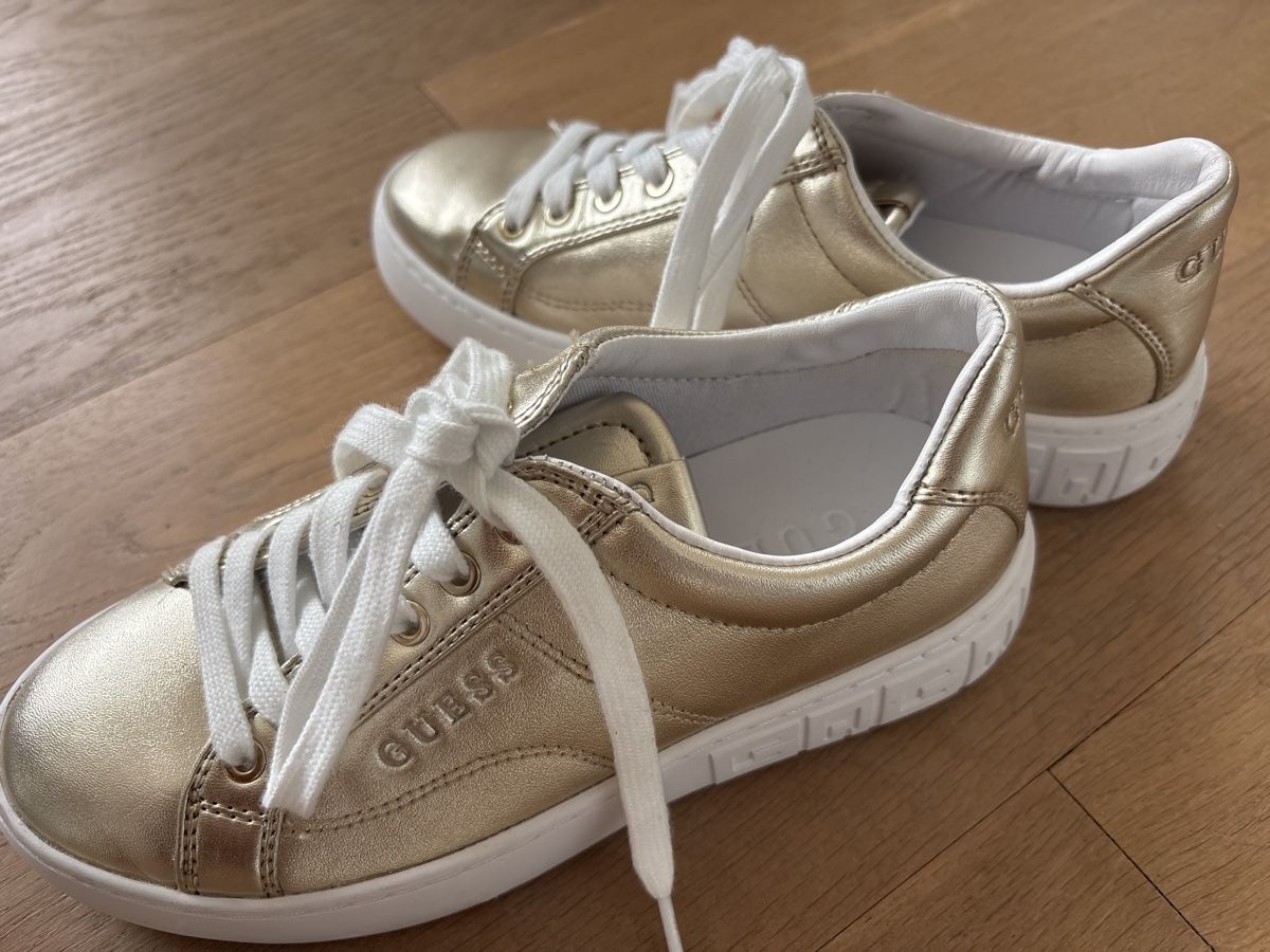 Guess Scarpe da donna: Guess Sneaker Grösse 36 – Nuovo (secondo la descrizione) da Sempach venduto da Regi3 1