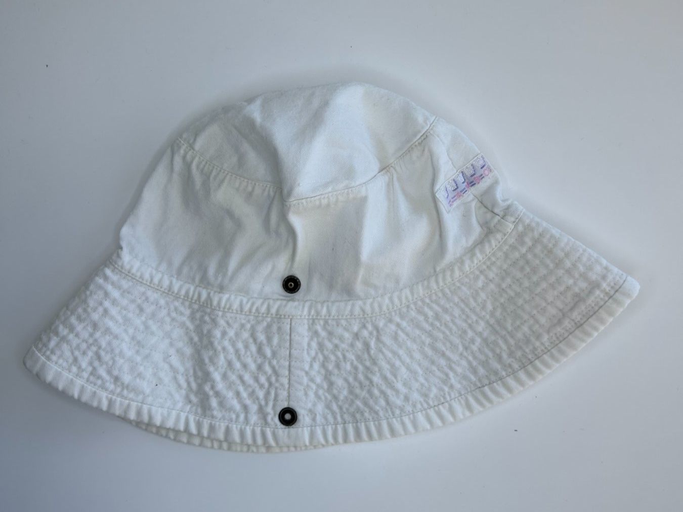 H&M Copricapi, berretti & cappellini: Vintage Bucket Hat – Usato da St. Gallen venduto da look-twice