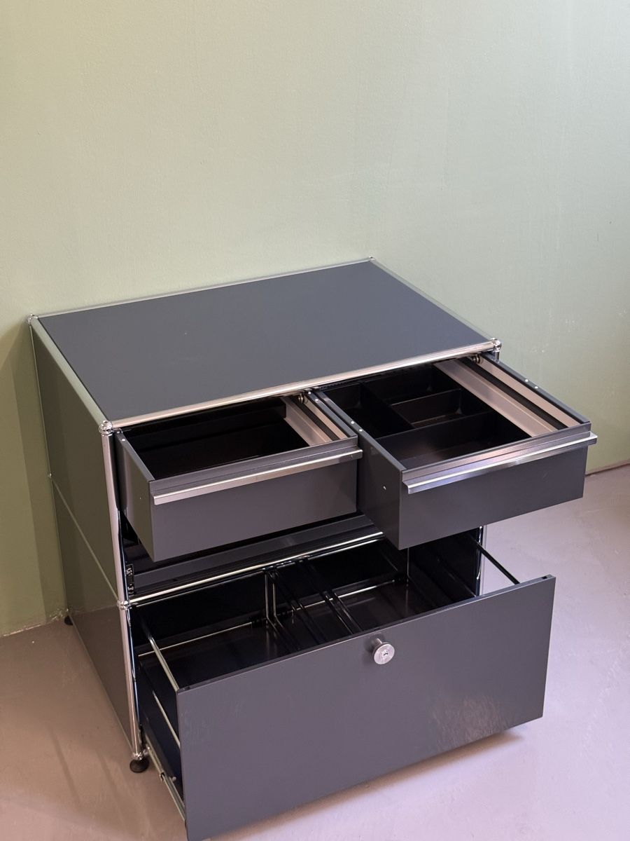USM Eléments de bureau: USM Haller Korpus – D'occasion à Glattbrugg par q-aderdesign 2