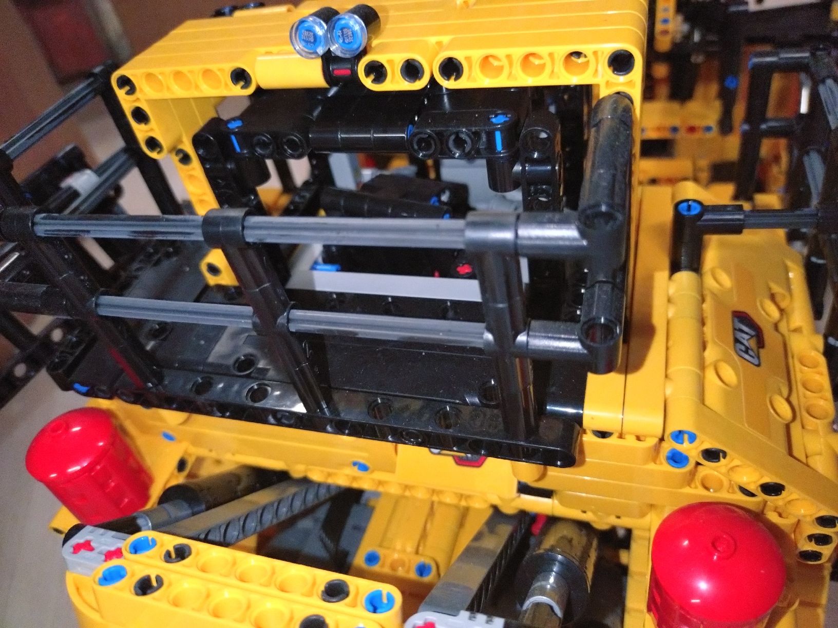 Lego Kit di costruzioni: Lego Technic Bulldozer CAT D11 42131 – Usato da Farvagny-le-Grand venduto da LaCaverne 8