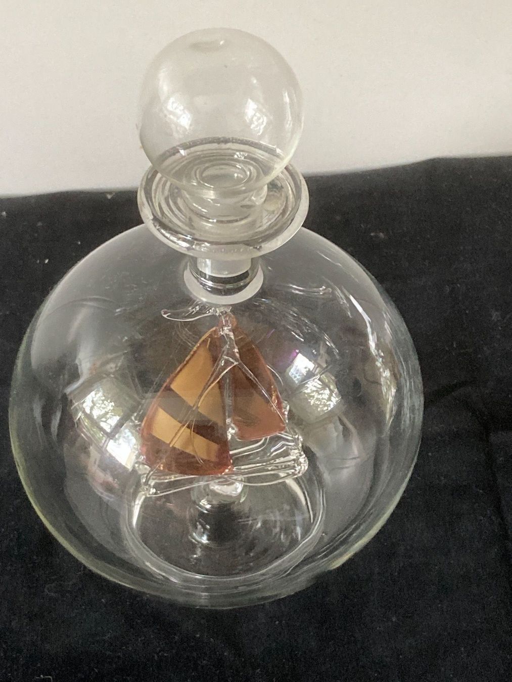 Autres vaisselles & verres: Glas-Flasche mit einem Segelboot drin. Dekoration – D'occasion à Zürich par Chaeffeler 1