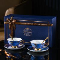 Luxuriöses Kaffee-Tassen Set mit handgefertigtem Vogel Desig