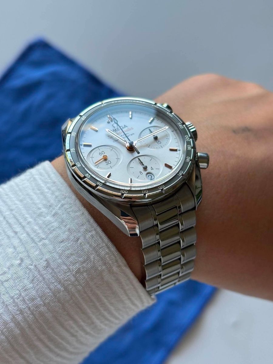 Omega Montres: Omega Speedmaster White Dial 38mm – D'occasion à Lausanne par Afaq 1