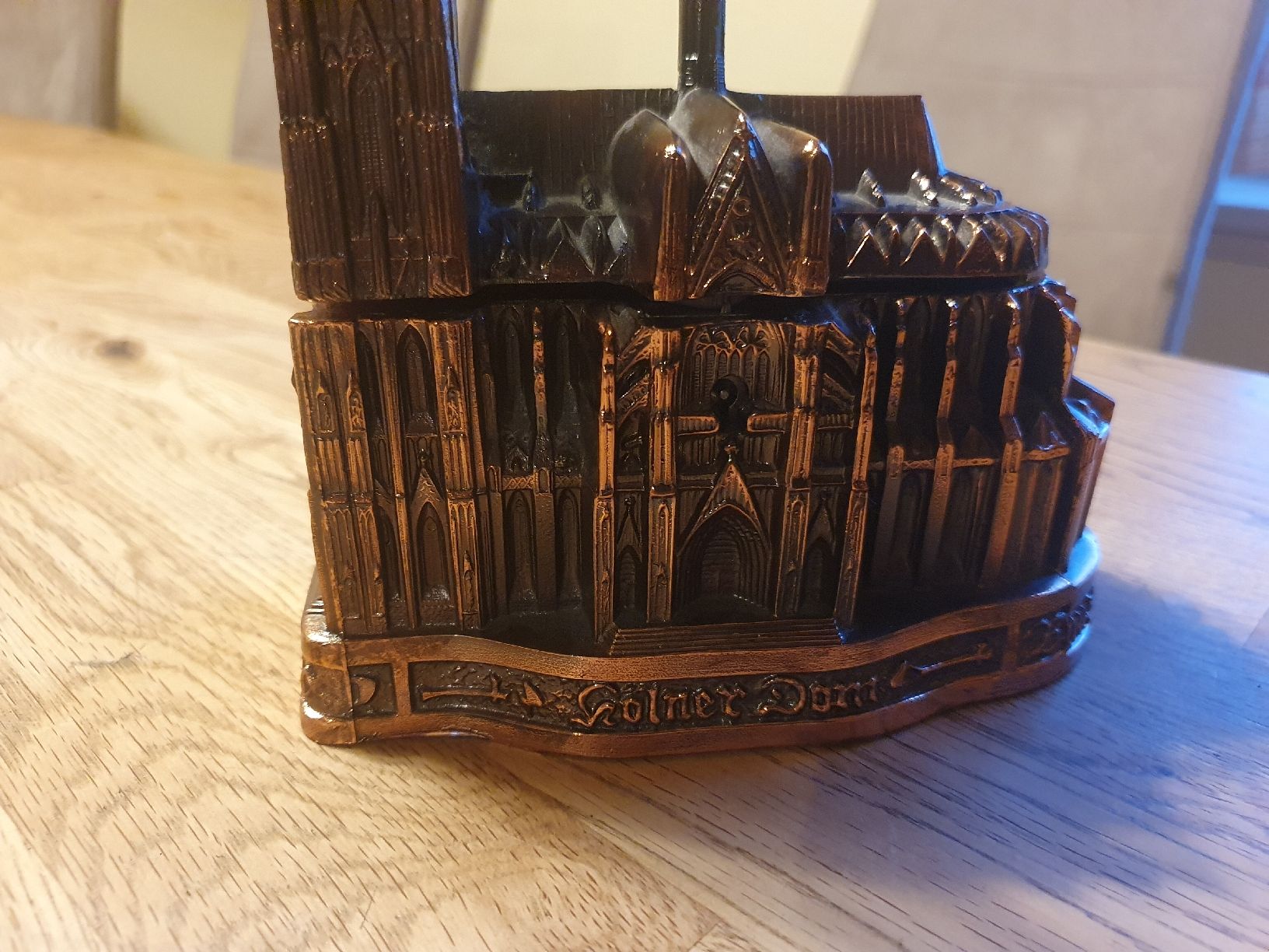 Statuette: Figur Kölner Dom Spieluhr – Usato da Flawil venduto da Naphtali