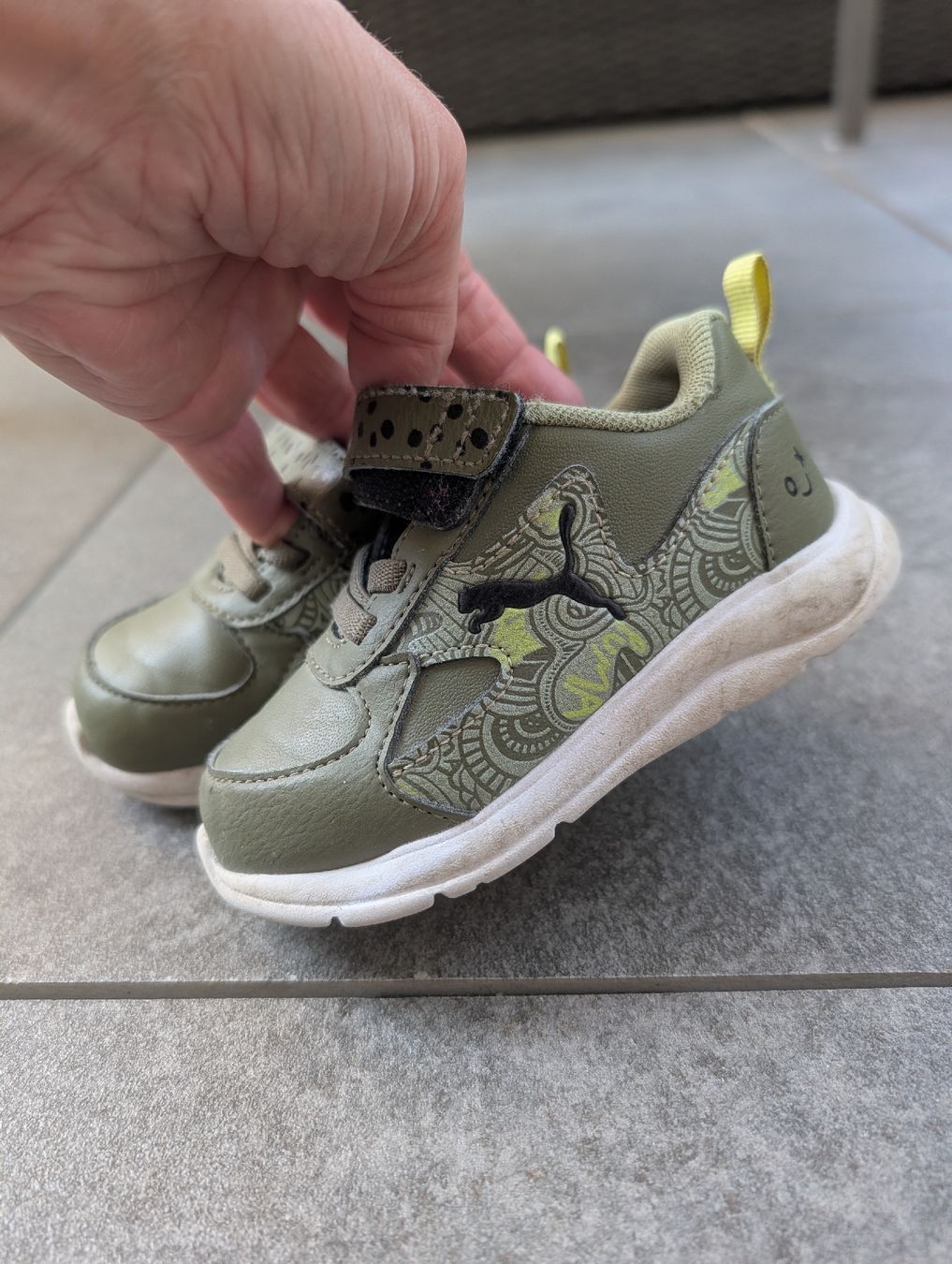 Scarpe per ragazzi: Kinder Turnschuhe Puma Grösse 21 gebraucht – Nuovo (secondo la descrizione) da Chur venduto da aur_s5mj