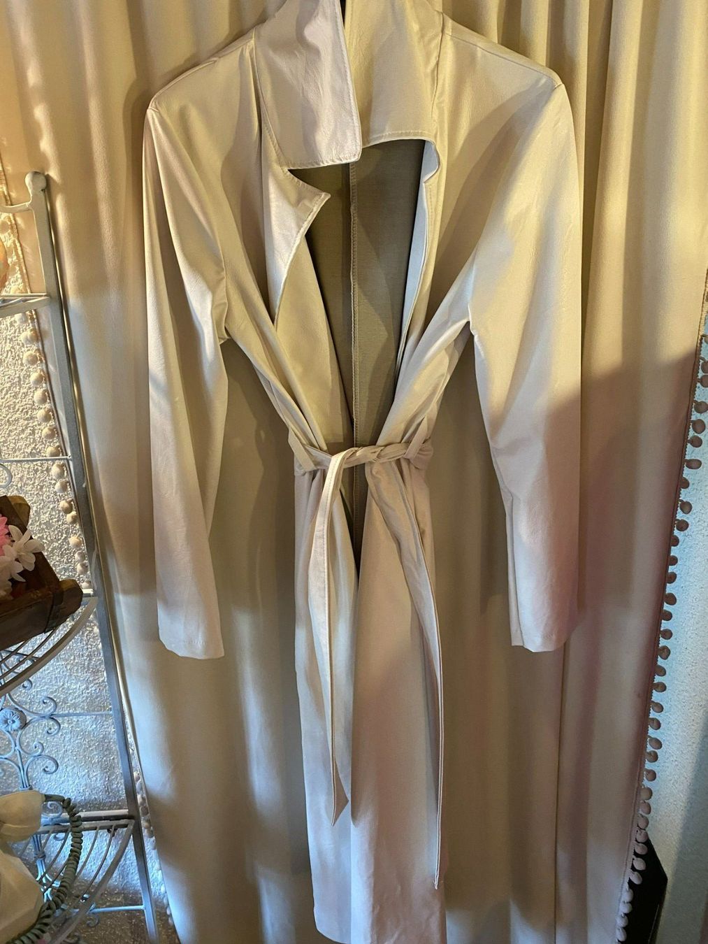 Cappotti: DAMEN LEDERMANTEL-WEISS – Nuovo (secondo la descrizione) da Meienried venduto da ManuelaBoutique