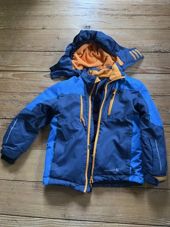 Warme Winterjacke, Gr. 110, Trevolution, geflickt