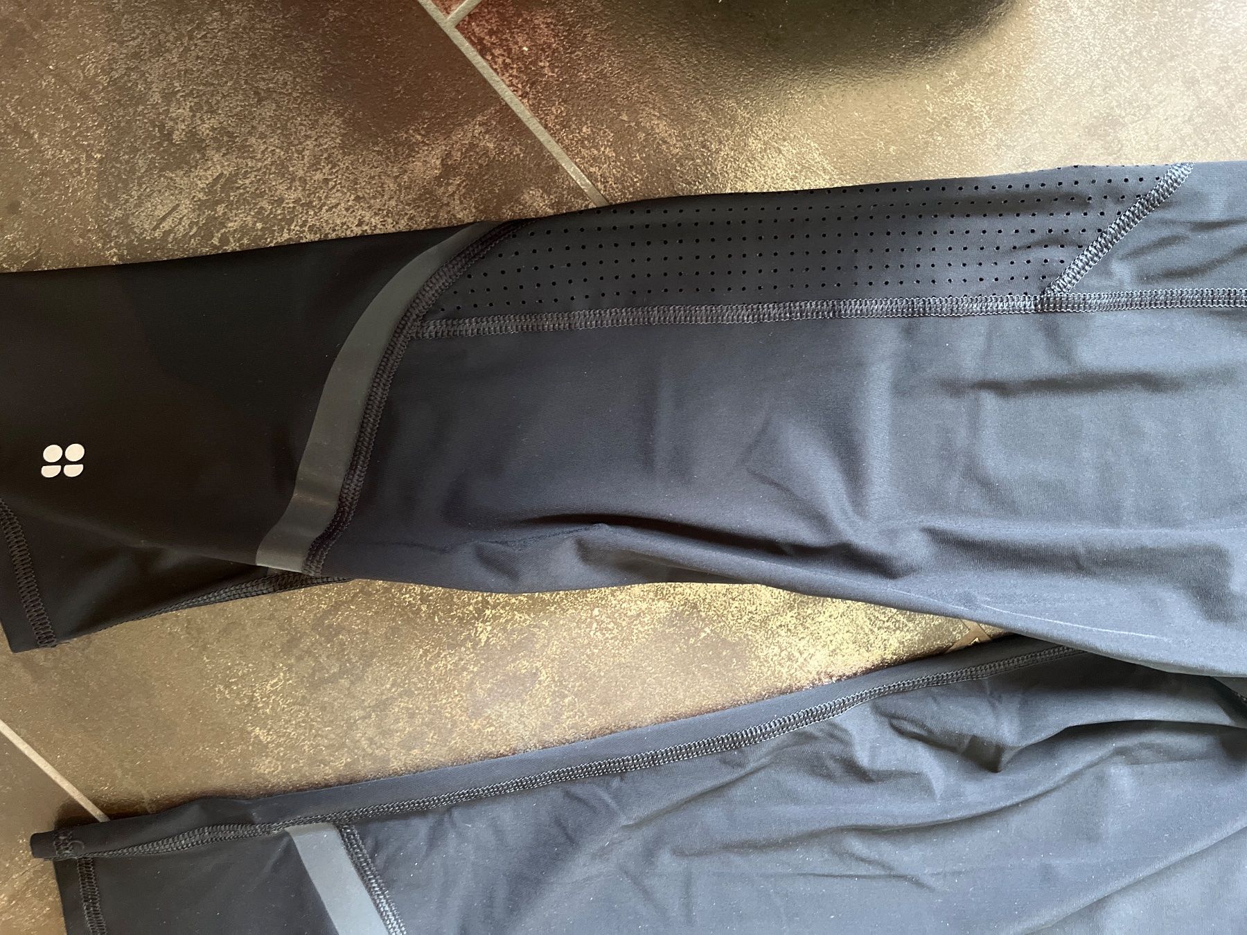 Leggings: Running Tights 3/4 – Usato da Hombrechtikon venduto da Kaatja 3