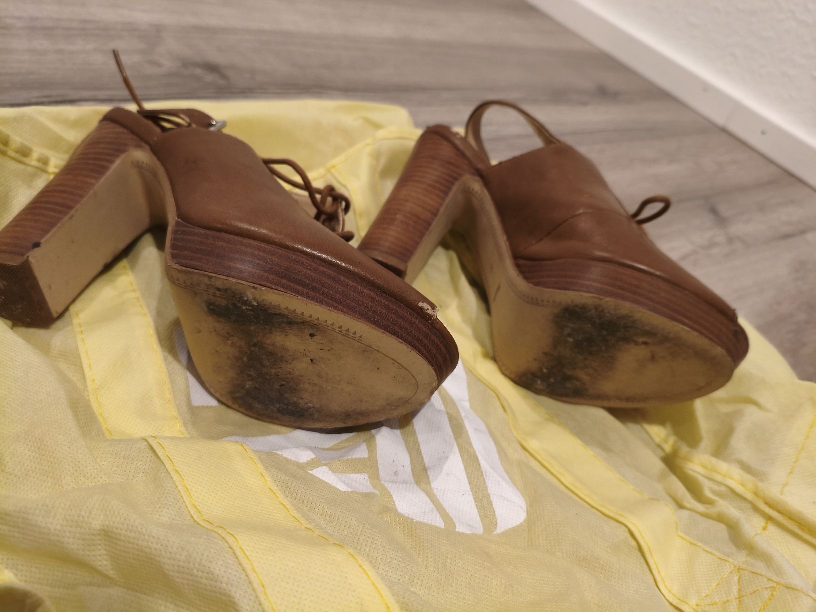 Scarpe da donna: Scarpe Bata – Usato da Bioggio venduto da OresteIronix