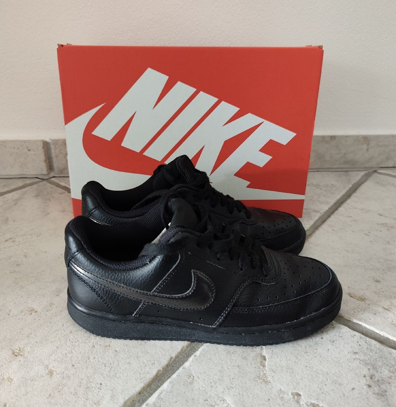 Nike Scarpe da donna: Nike  Sneaker Schwarz - Grösse 38 – Usato da Chur venduto da Rodanisa 1