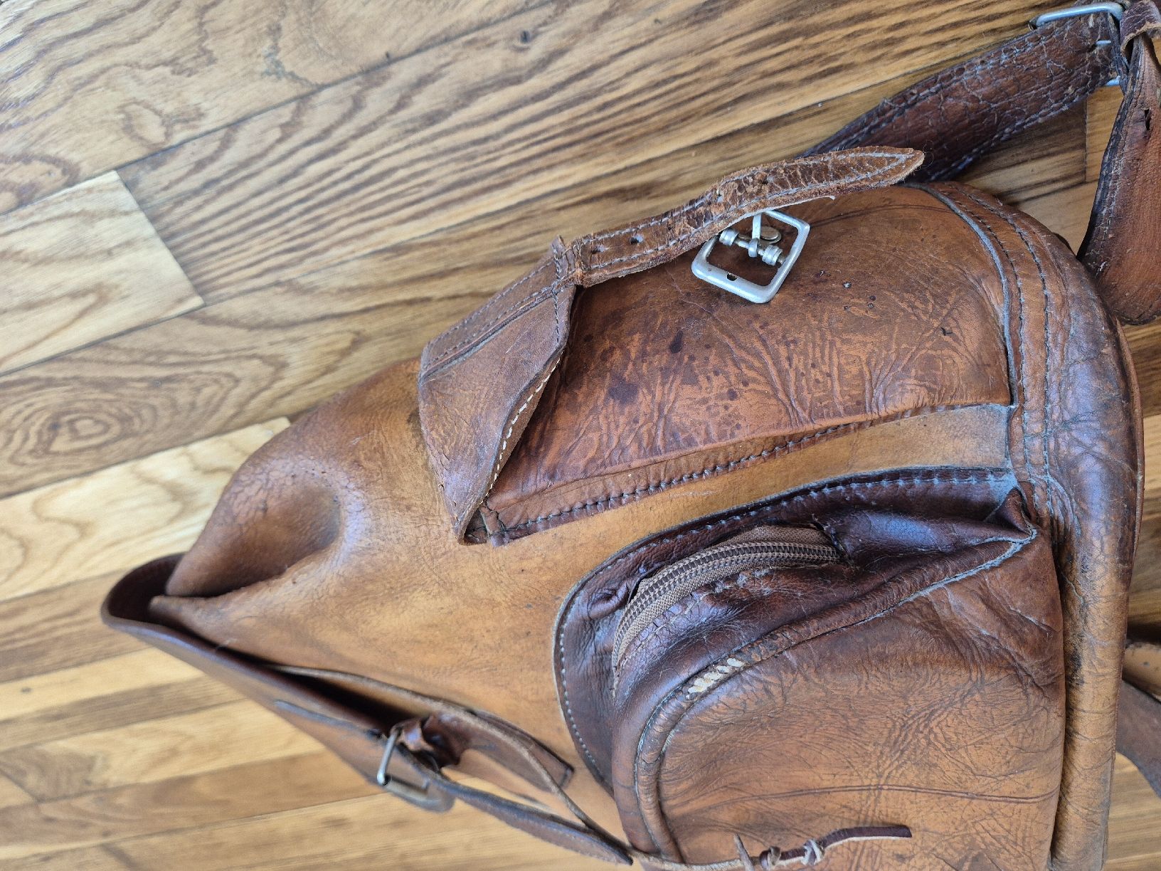 Zaini: Sac à dos vintage en cuir véritable – Usato da Versoix venduto da Lenas9 2