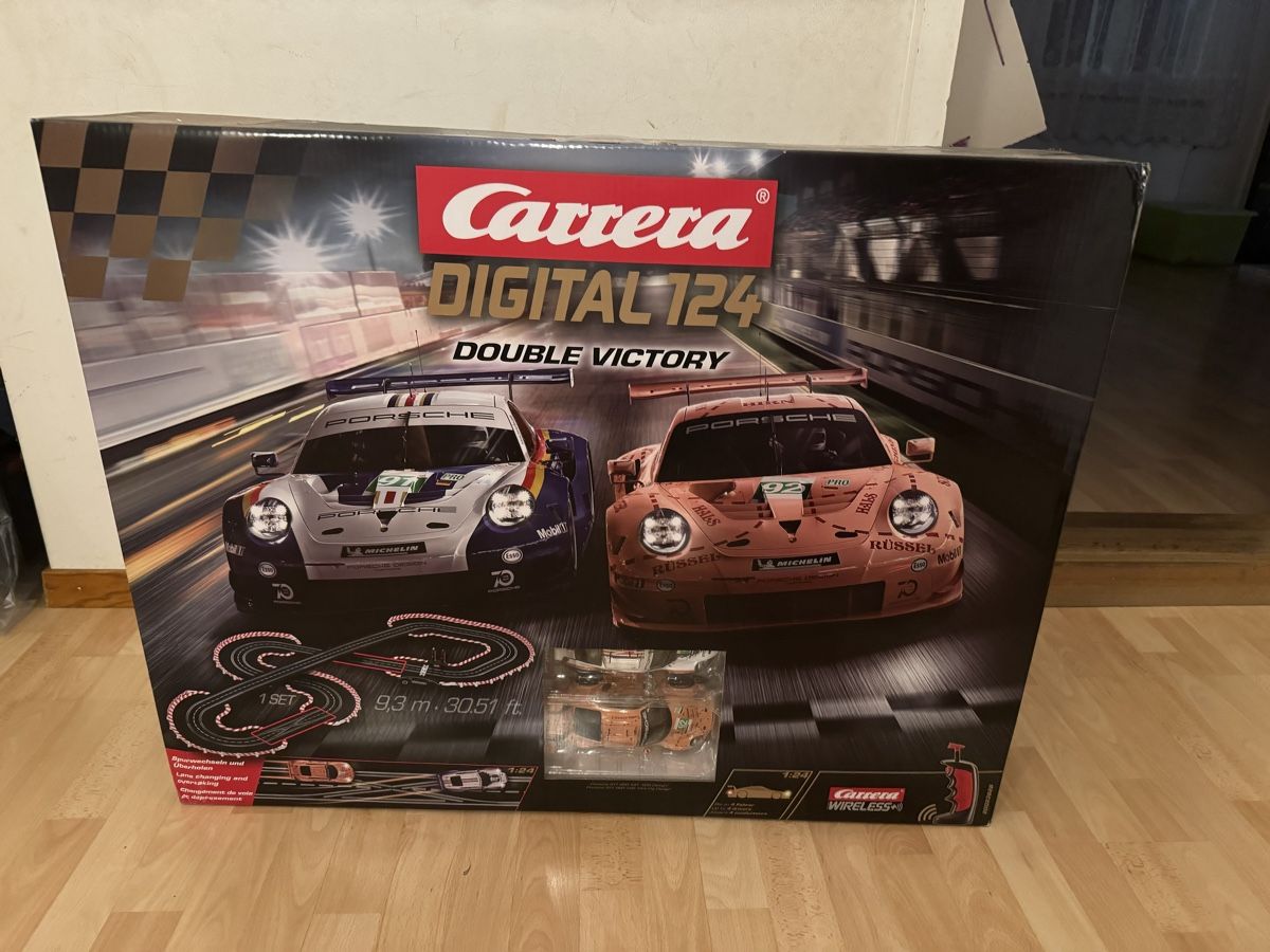 Carrera Rennbahnen: Carrera DIGITAL 124 Double Victory Autorennbahn Set – Neu und originalverpackt aus Mirchel von Hilal1994
