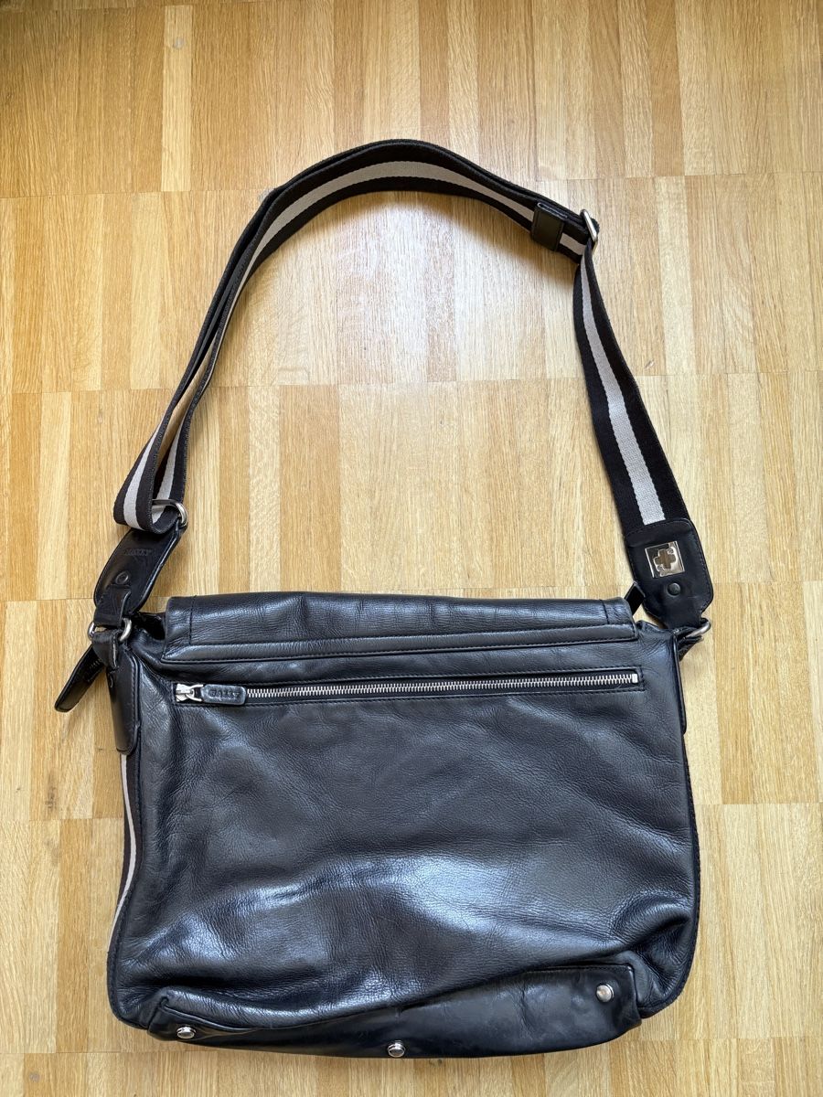 Bally Borse: Bally Messenger Tasche, schwarz – Usato da Basel venduto da Nihaojuju 1