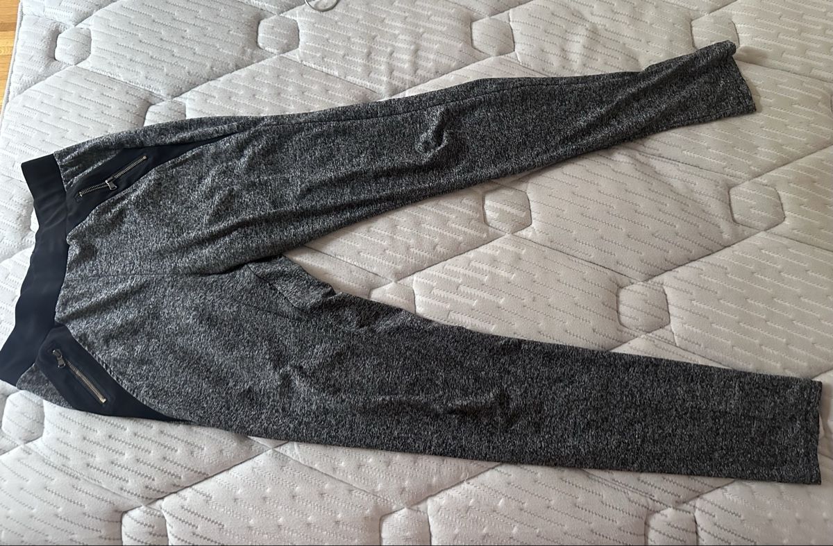 Zebra Leggings: Legging Zebra gris taille S  – D'occasion à Onex par ale_5fgb 1