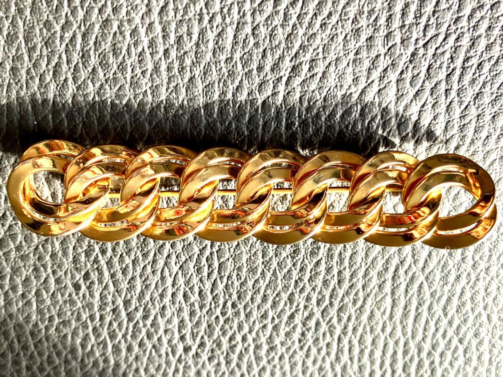Spille & Fermagli: Broche vintage MONET chaîne dorée élégante – Usato da Peseux venduto da CharmeCommerce 6