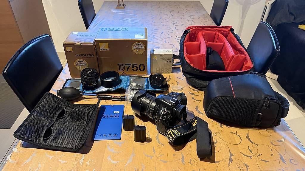 Fotocamera: Nikon D750 con molti accessori – Usato da Molare venduto da RDT-Car 3