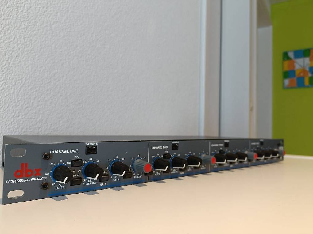 Strumenti musicali: dbx 1074 Quad Gate – Usato da Uffikon venduto da luk_lj6m 2