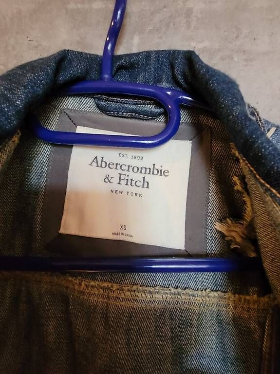 Giacche: Jeansjacke Damen – Usato da Seuzach venduto da Damian018 4
