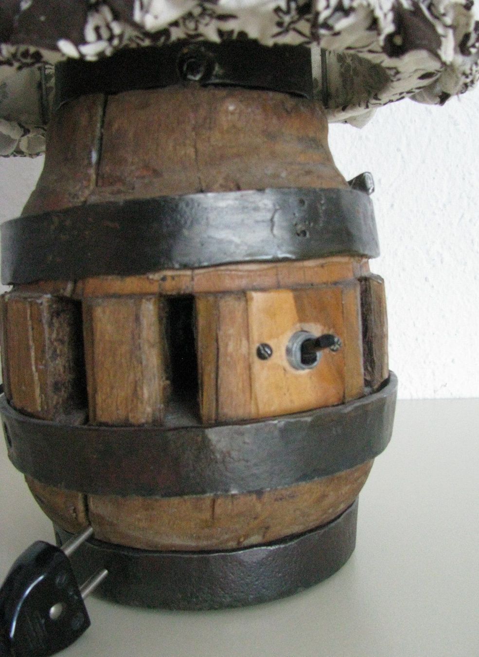 Lampen: Lampe aus Wagenradnabe. – Gebraucht aus Küblis von Corvus8595 2