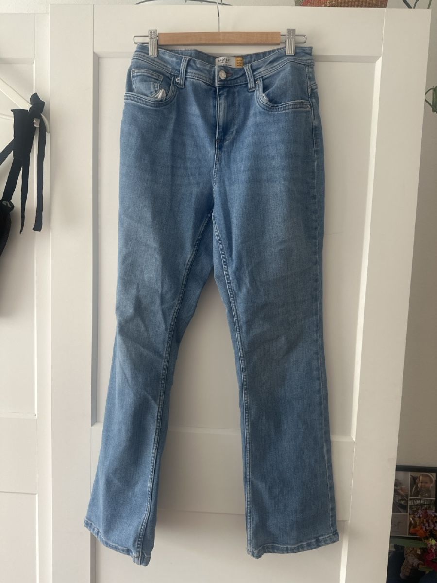 Jeans: Bootcut Mid Rise Jeans - EU 40 / UK 12  – Usato da Zürich venduto da kes_5mhh